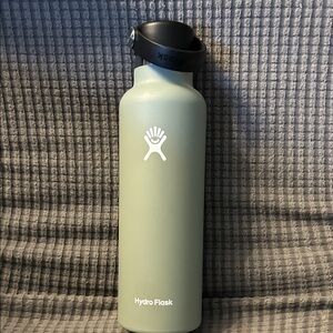 Agave Hydro Flask 21 oz with standard Flex Cap
